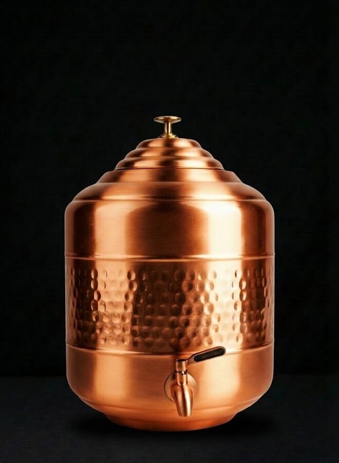 AVR copper hammered dispenser Pure copper hammered-finish dispenser suitable for premium retail and bulk supply Manufactured from high-quality pure copper with consistent production standards Hammered handcrafted texture designed for premium presentation AVR copper hammered dispenser